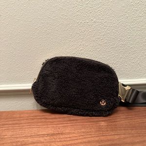 Lululemon Black Fleece Belt Bag